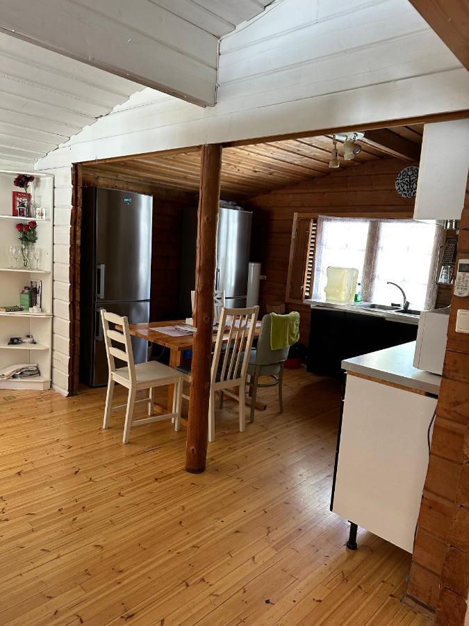 Near Kapellskaer Port - A Cosy Cottage In Norrtaelje Norrtälje Exterior foto